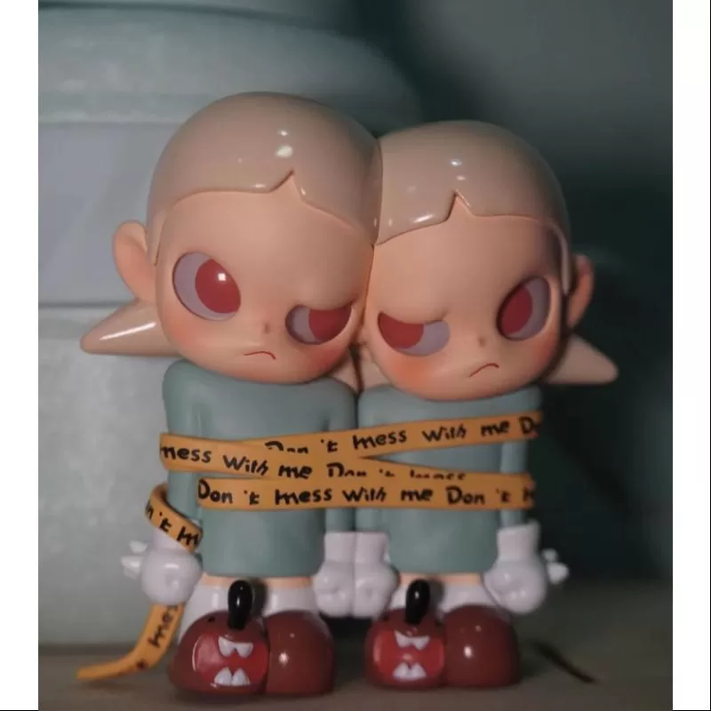 Antagonismo en la serie Zsiga Twins