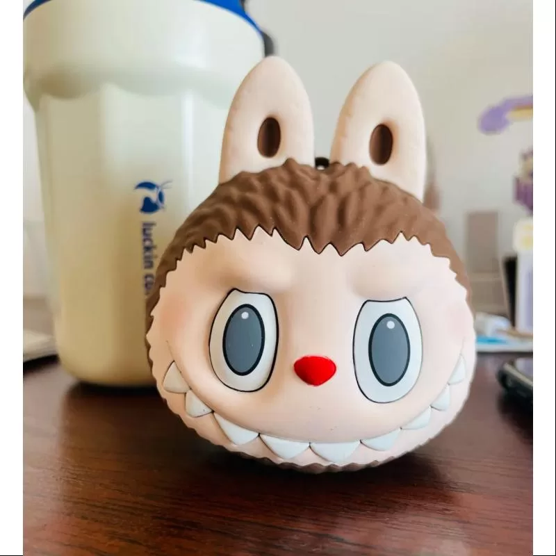 Bolsa para auriculares de silicona marrón Labubu The Monsters Originals (edición limitada)