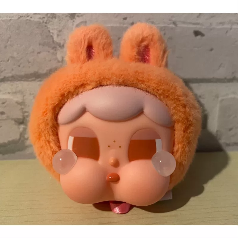Colgante de peluche con cara de vinilo Crybaby Cring Blob, serie Conejito naranja