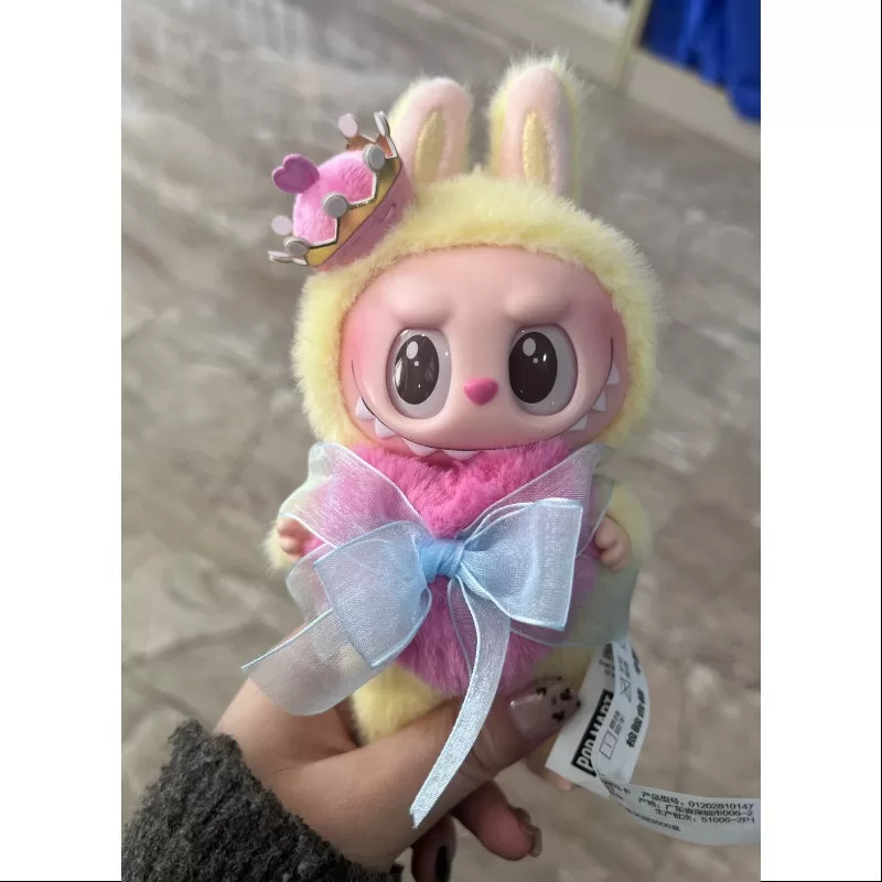 Colgante de peluche de vinilo Labubu The Monsters Let’s Checkmate (edición limitada 2025) Colgante de peluche de vinilo Labubu The Monsters Let’s Checkmate (edición limitada 2025)