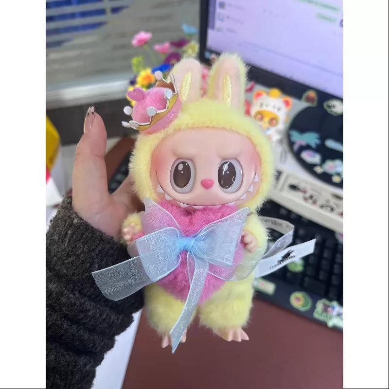 Colgante de peluche de vinilo Labubu The Monsters Let’s Checkmate (edición limitada 2025) Colgante de peluche de vinilo Labubu The Monsters Let’s Checkmate (edición limitada 2025)