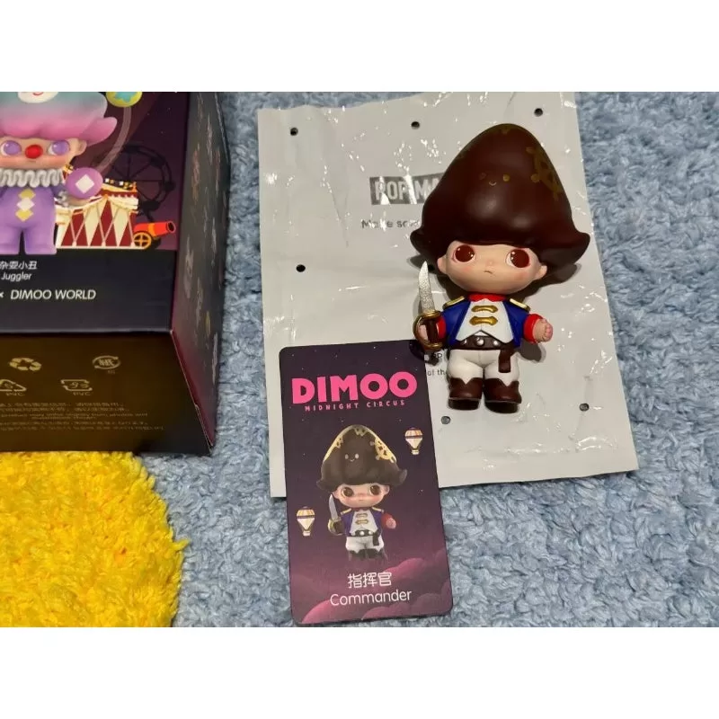 Comandante de la serie DIMOO Midnight Circus