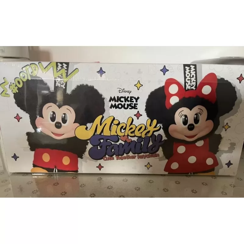 Conjunto completo de figuras de la serie de llaveros Mickey Family Cute Together, nuevo con plástico