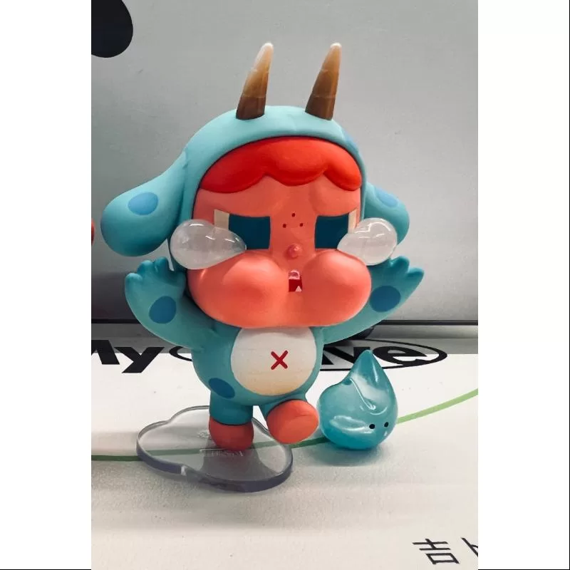Crybaby Pop Mart Loong presenta la serie Treasure Crybaby BOOHOO LOONG versión especial (1/144)