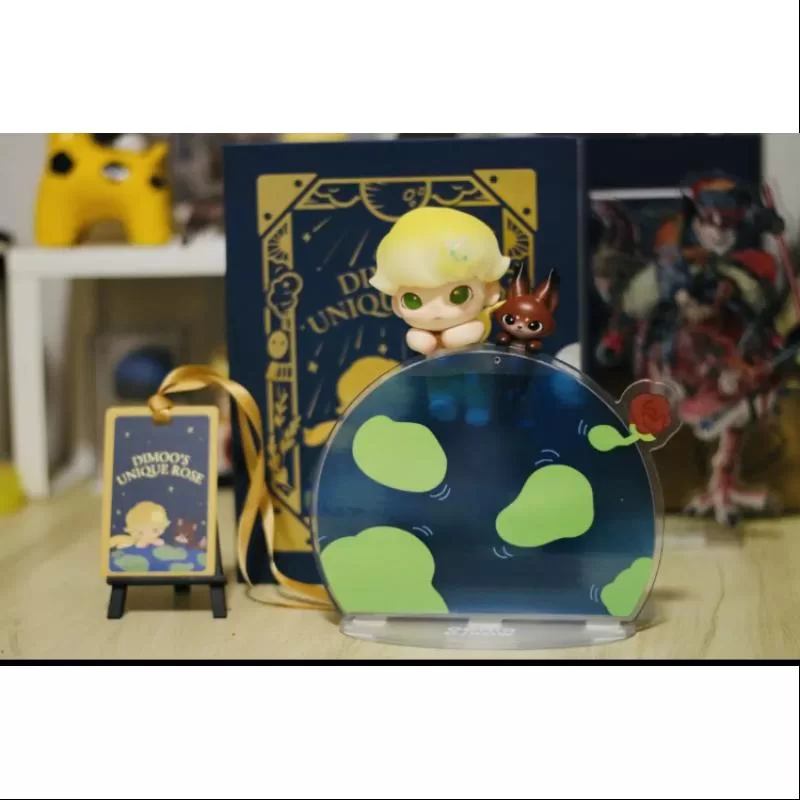 EL MUNDO DE DIMOO DIMOO ESCALANDO TARZÁN PRÍNCIPE X ZORRO 10cm Edición limitada