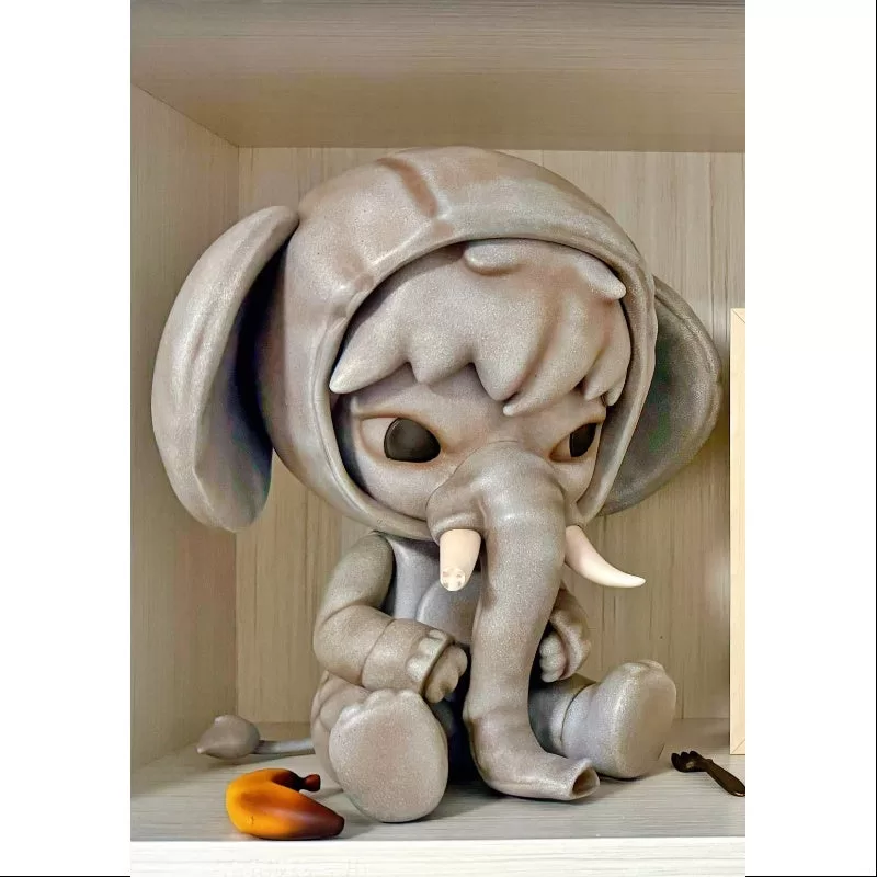 Escultura artística de Hirono «Elefante en la habitación», versión grande, 2023, edición limitada