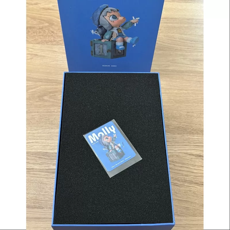 Estatua del 1.er aniversario de Molly x Silent Trick, Silent Blue, edición limitada de 2024 Estatua del 1.er aniversario de Molly x Silent Trick, Silent Blue, edición limitada de 2024