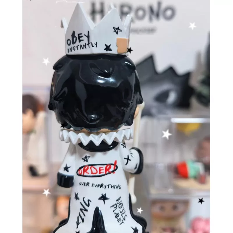 Figura Hirono x Le Petit Prince El Rey 2024 Francia Limitada