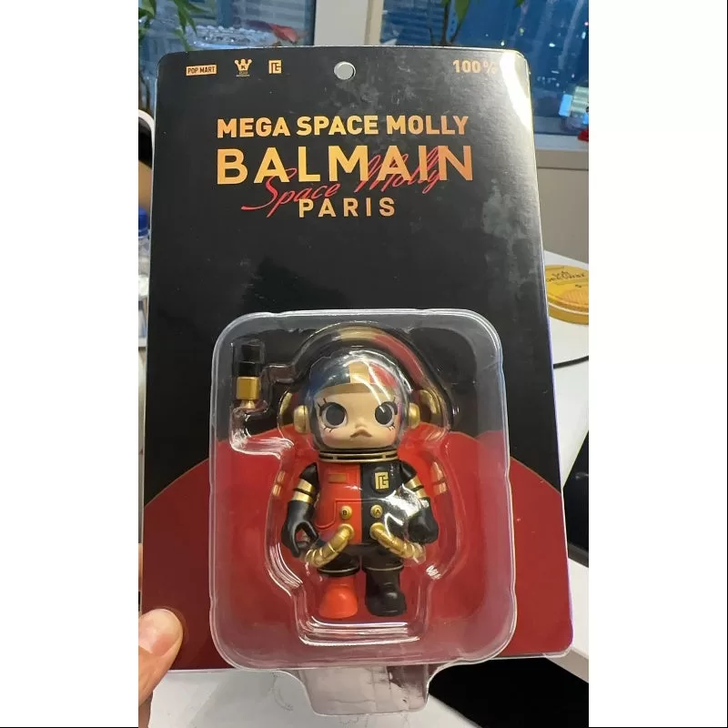Figura MEGA SPACE MOLLY 100% Balmain Edición limitada 2024