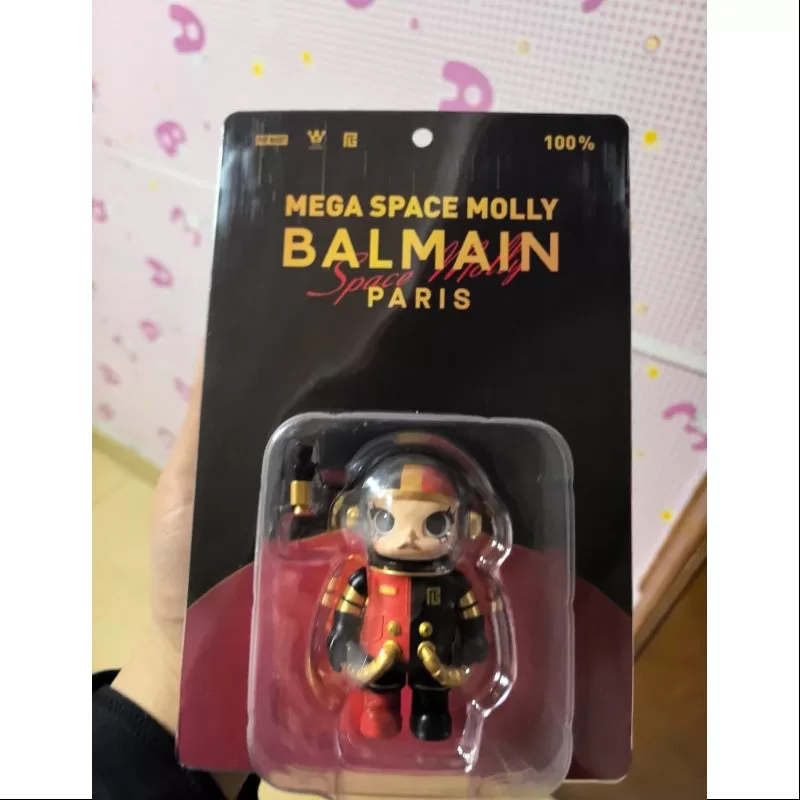 Figura MEGA SPACE MOLLY 100% Balmain Edición limitada 2024