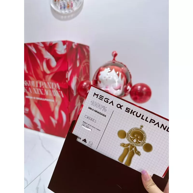 Figura MEGA α SKULLPANDA Mika Ninagawa 1000% limitada