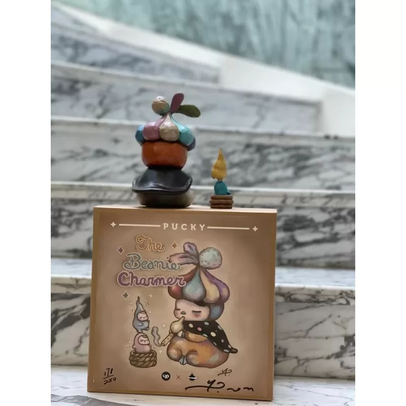 Figura PUCKY The Beanie Charmer Edición limitada Figura PUCKY The Beanie Charmer Edición limitada