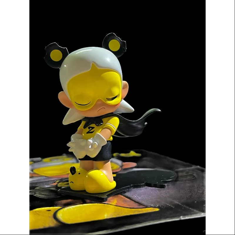 Figura de Zsiga Guard, juguete artístico, edición limitada de 2024 Figura de Zsiga Guard, juguete artístico, edición limitada de 2024