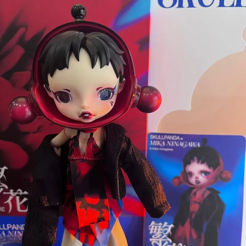 Figura de acción Skullpanda x Mika Ninagawa Blossoms