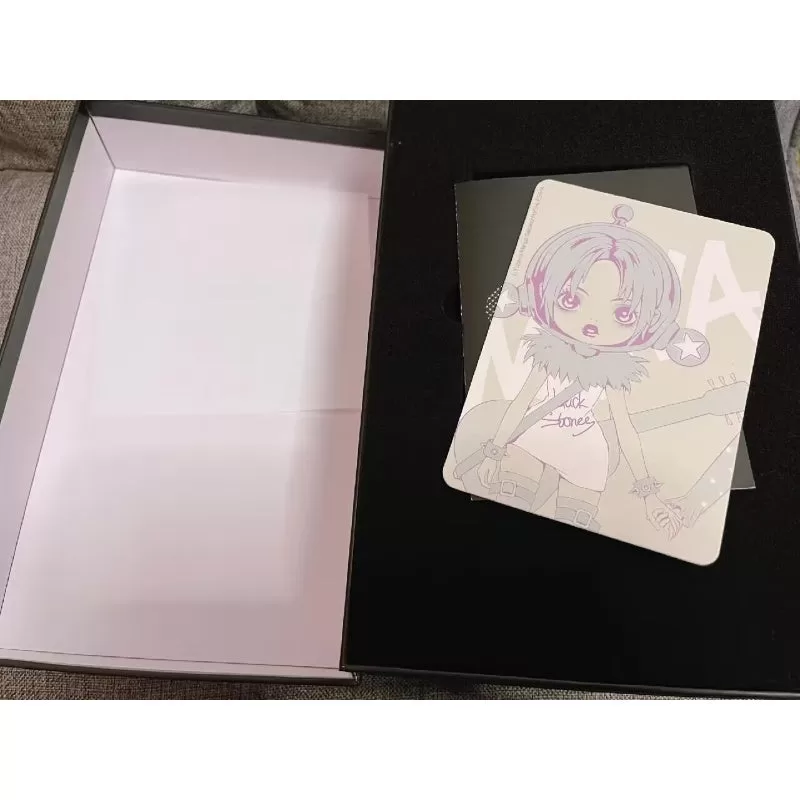 Figura de acción Skullpanda × Osaki Nana