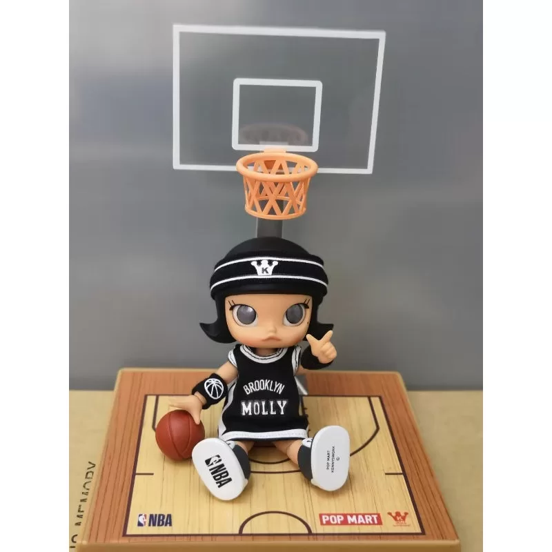 Figura de acción de MOLLY x NBA Brooklyn Nets