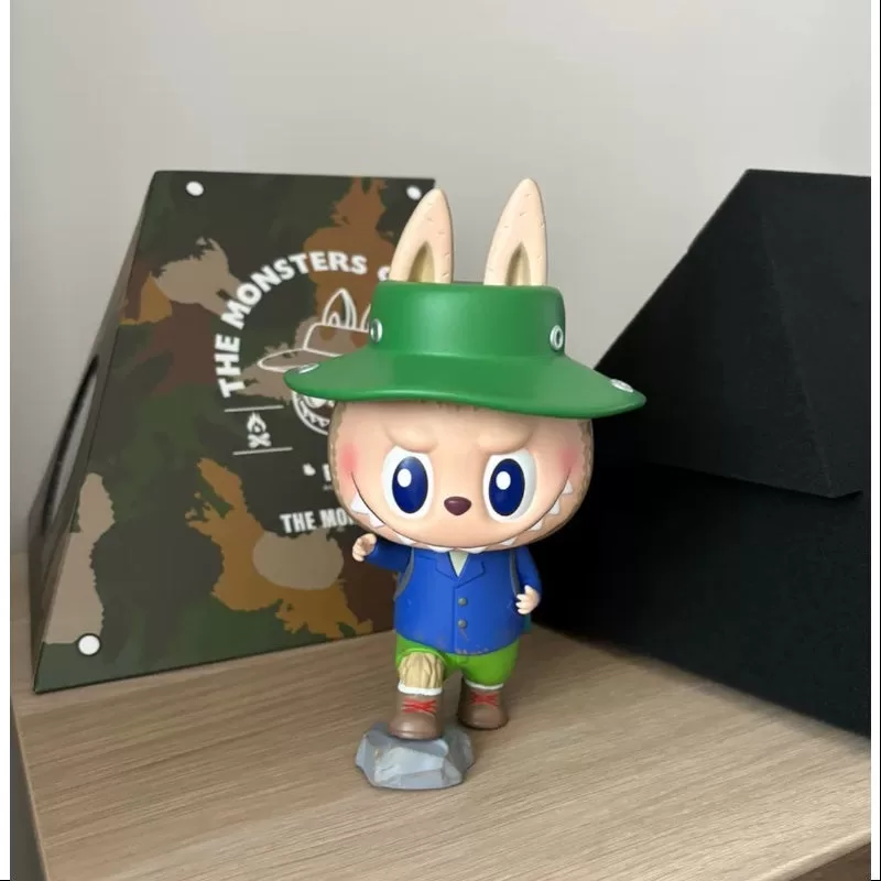Figura de camping Labubu The Monsters LIMITADA