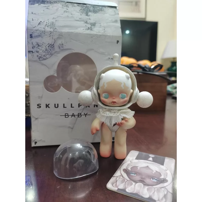 Figura de edición limitada de Skullpanda Baby White Vampire