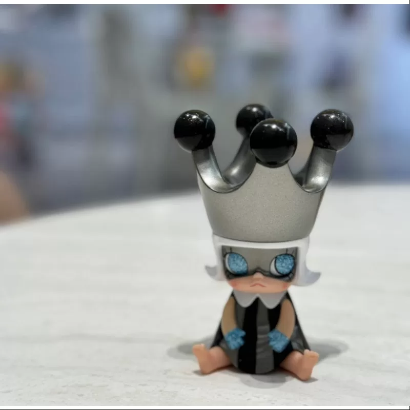 Figura de hierro negro de Molly Baby Molly, edición limitada de 2016