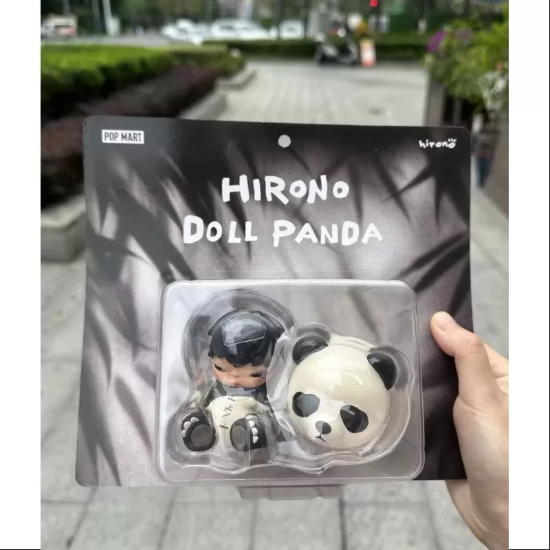 Figura de juguete Hirono Doll Panda Art 2024 limitada