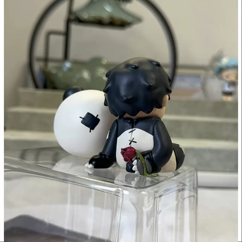Figura de juguete Hirono Doll Panda Art 2024 limitada Figura de juguete Hirono Doll Panda Art 2024 limitada