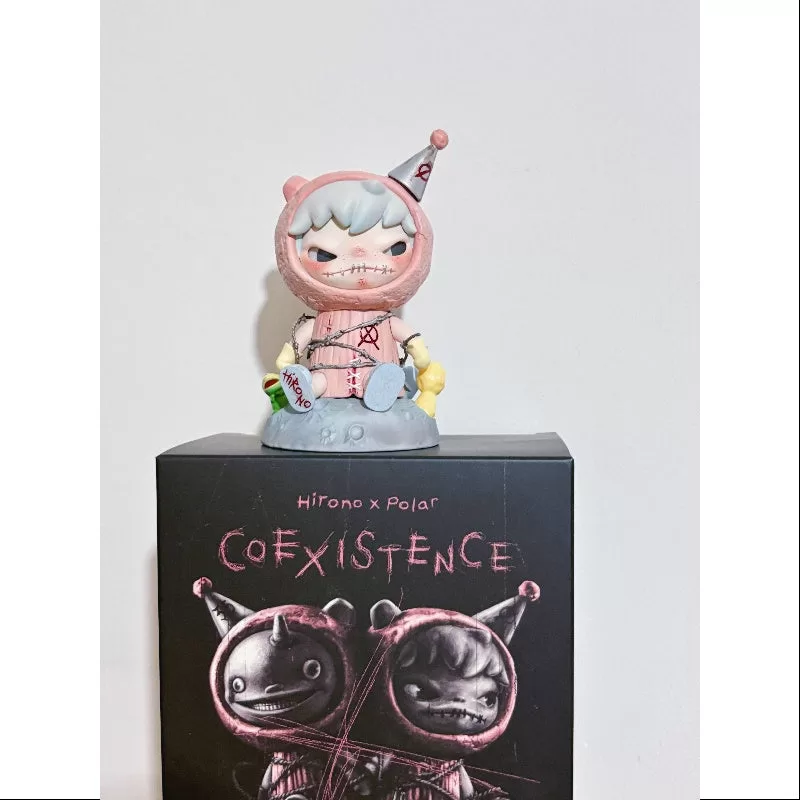 Figura de juguete artístico de coexistencia polar de Hirono (edición limitada, 2024) Figura de juguete artístico de coexistencia polar de Hirono (edición limitada, 2024)