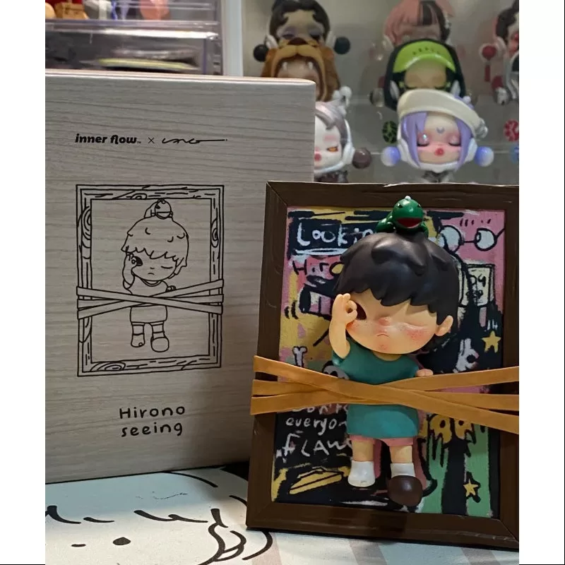 Figura de juguete de Hirono Seeing Art (edición limitada, 2023) Figura de juguete de Hirono Seeing Art (edición limitada, 2023)