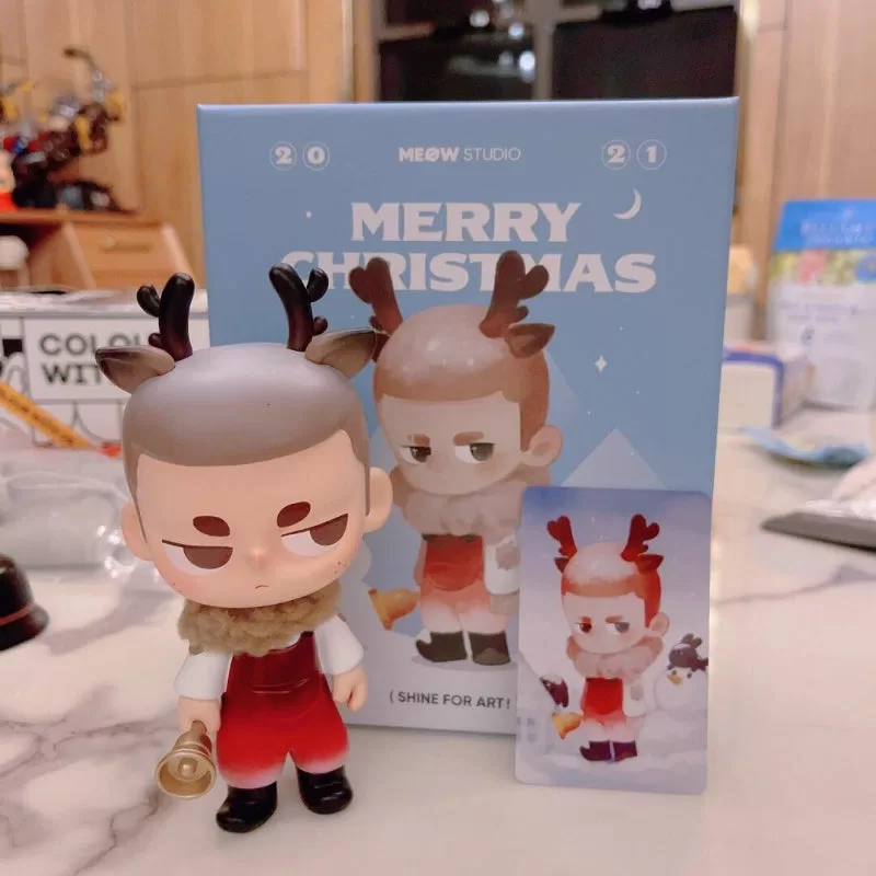 Figura de juguete de arte KUBO Feliz Navidad 2021 limitada