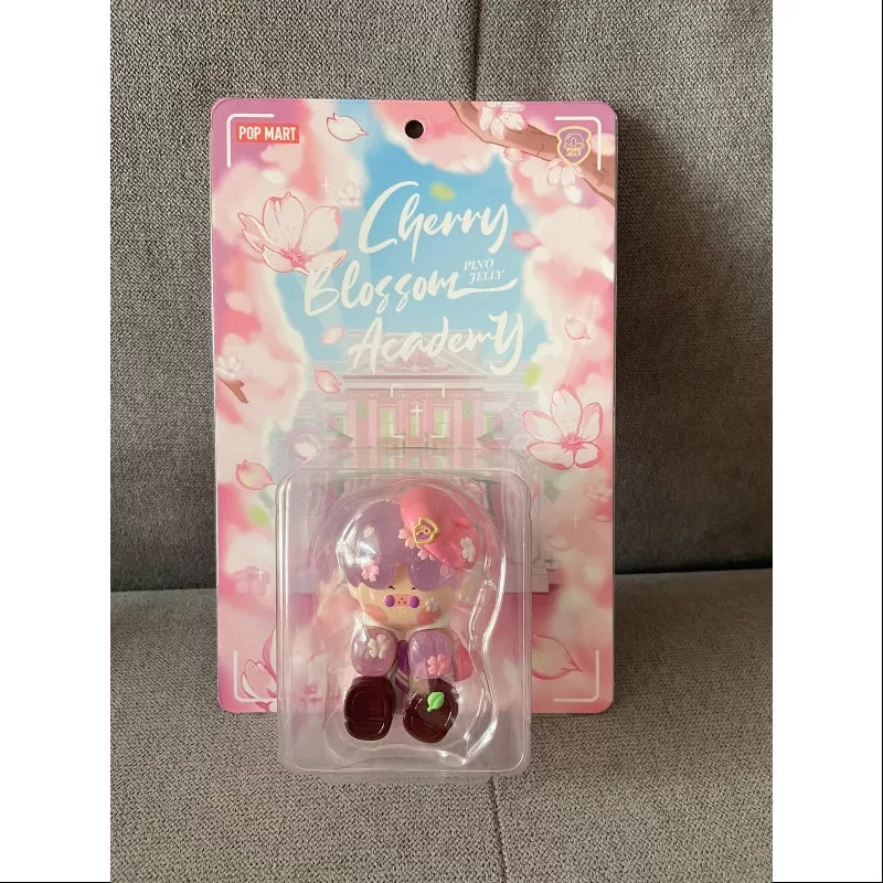 Figura de la Academia Pino Jelly Cherry Blossom, edición limitada 2025