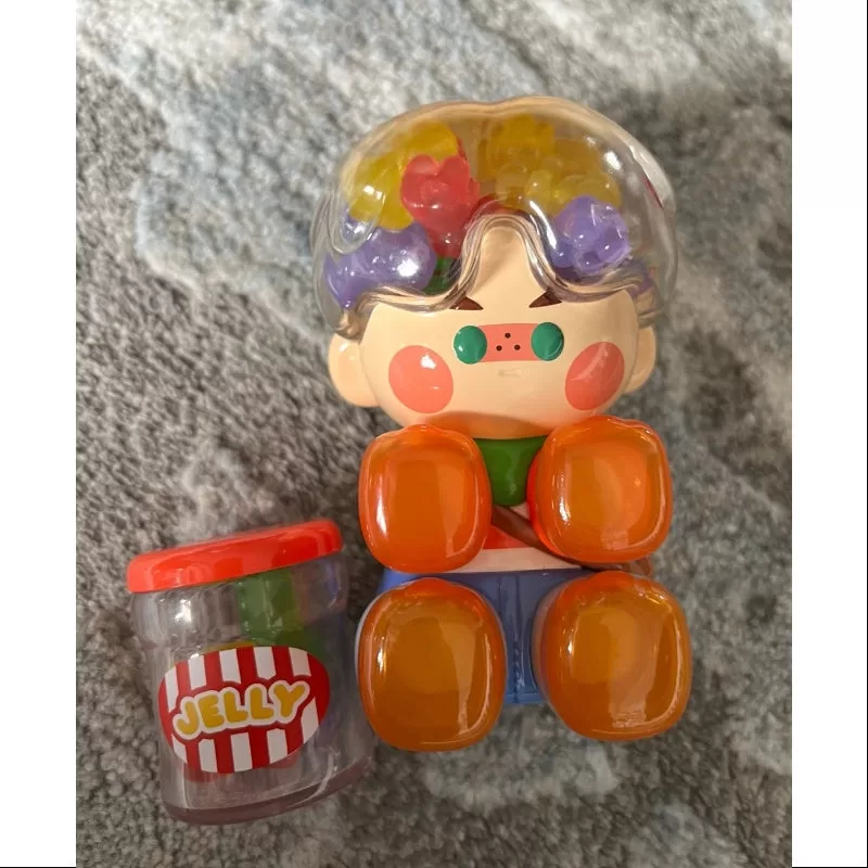 Figura de niño con dolor de muelas de Pino Jelly (edición limitada de 2022)