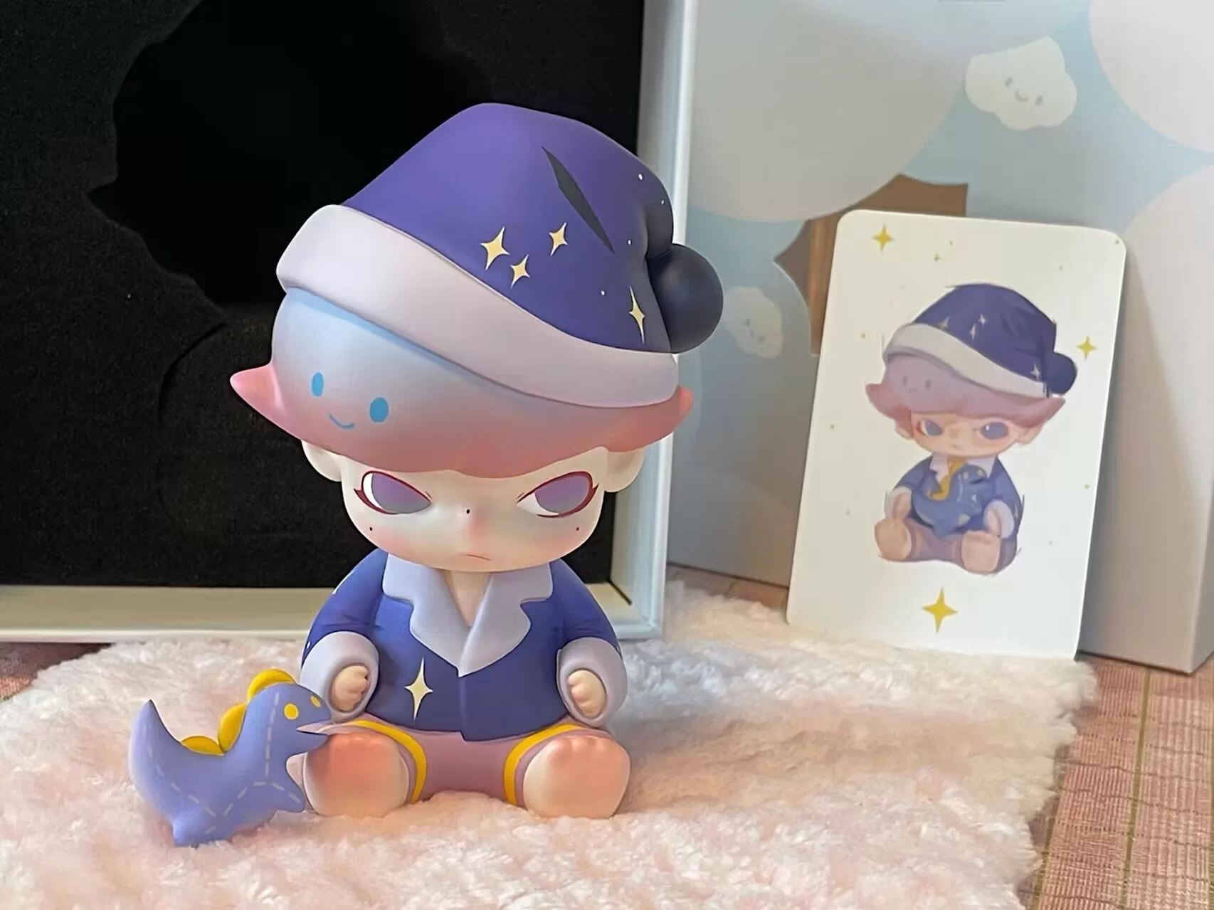 Figura especial limitada del dragón abrazable de la fiesta de pijamas de DIMOO