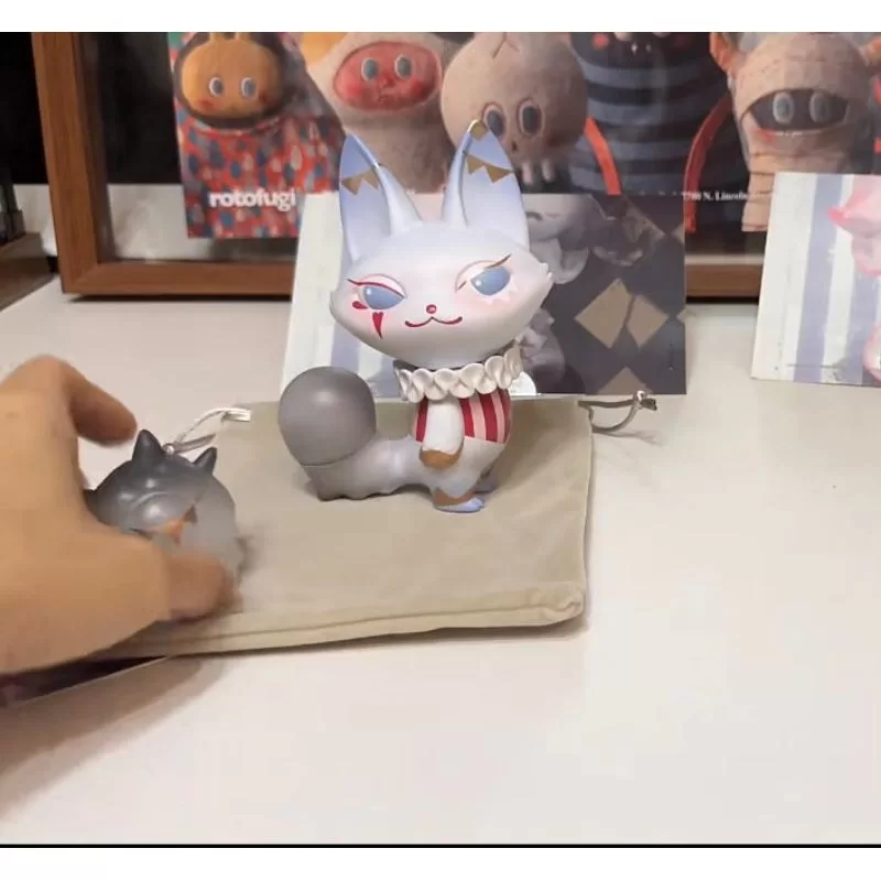 Figura limitada DIMOO Fate Of The Clown – Caramelo