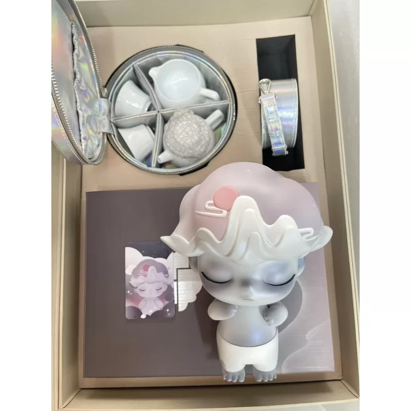 Figura limitada DIMOO x ShangXia Floating Clouds Plus (con juego de taza de té)