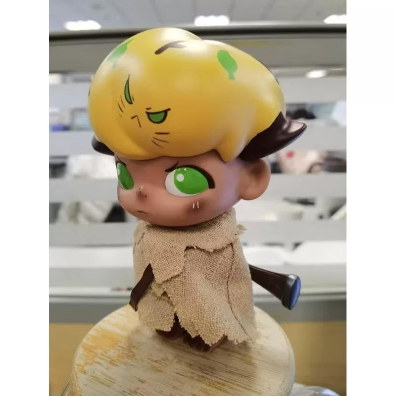 Figura limitada de DIMOO Hunter