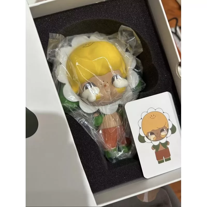 Figura limitada de DIMOO x Crybaby Little Daisy