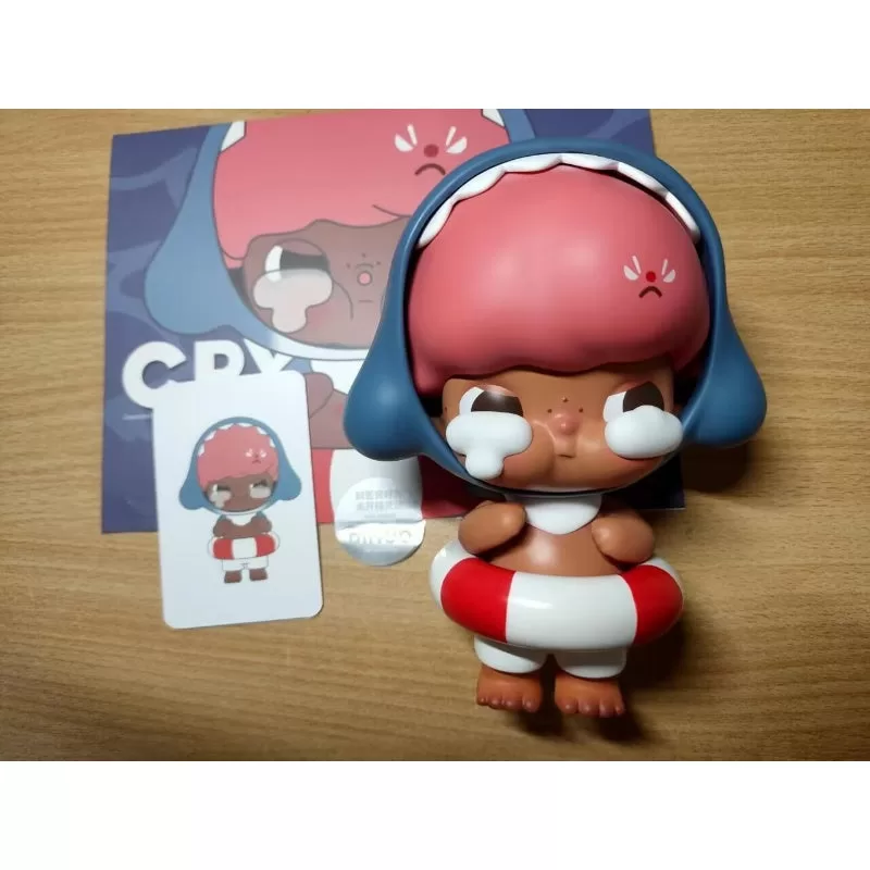 Figura limitada de DIMOO x Crybaby Shark
