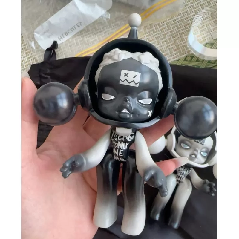 Figura limitada de Skullpanda Dark Crow