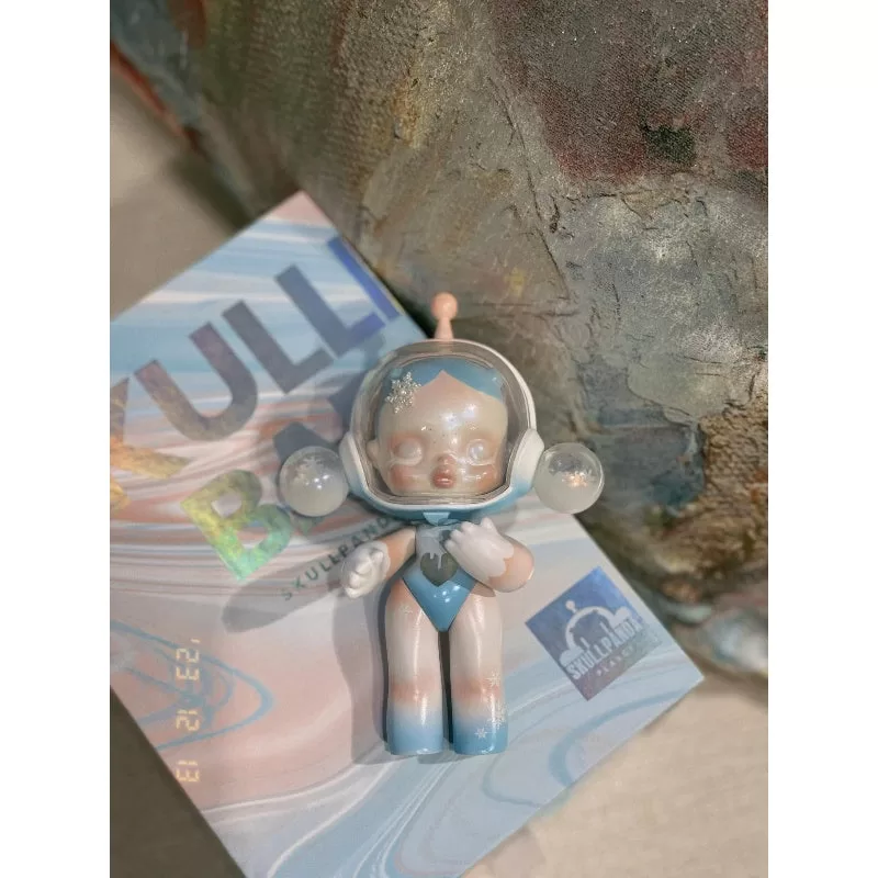 Figura limitada de Skullpanda Light Snow