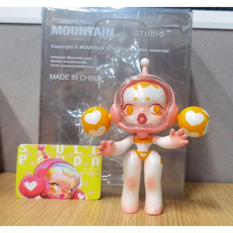 Figura limitada de Skullpanda Little Yellow Egg