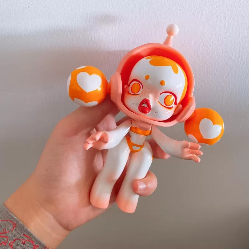 Figura limitada de Skullpanda Little Yellow Egg