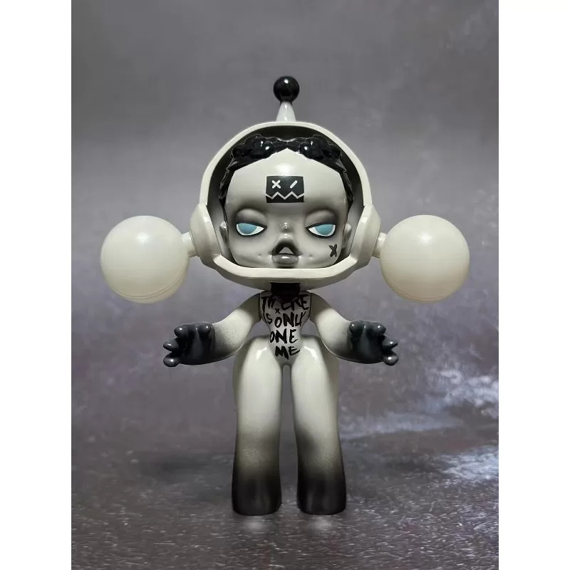 Figura limitada de Skullpanda White Crow