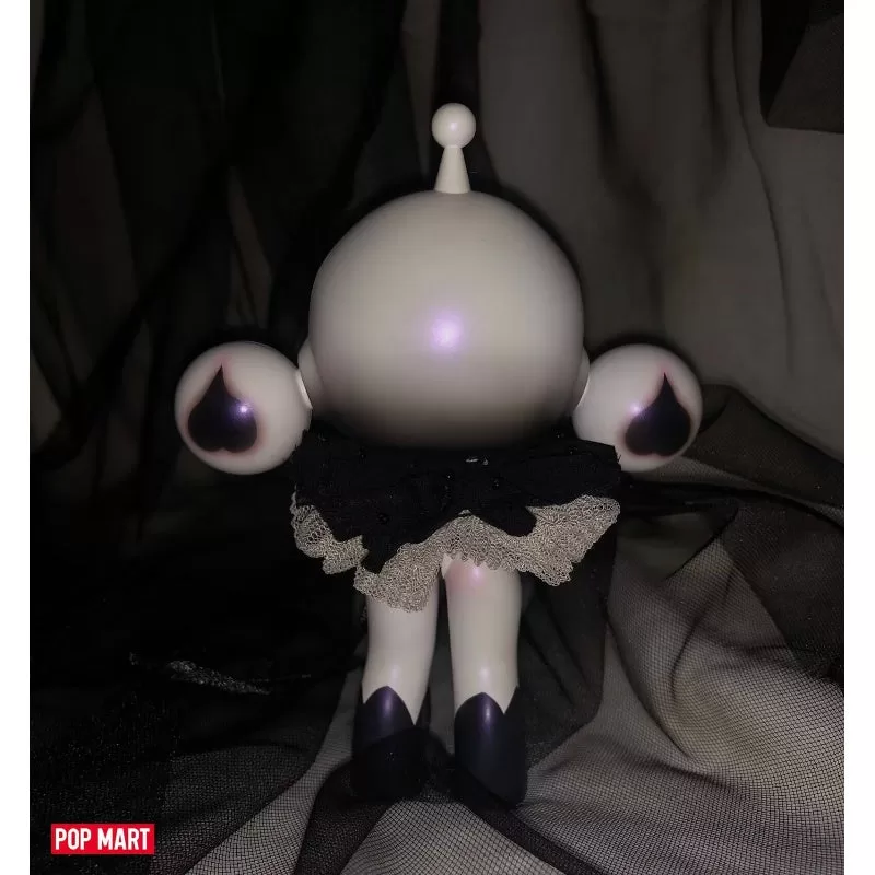 Figura limitada de la Reina de Picas de Skullpanda Figura limitada de la Reina de Picas de Skullpanda