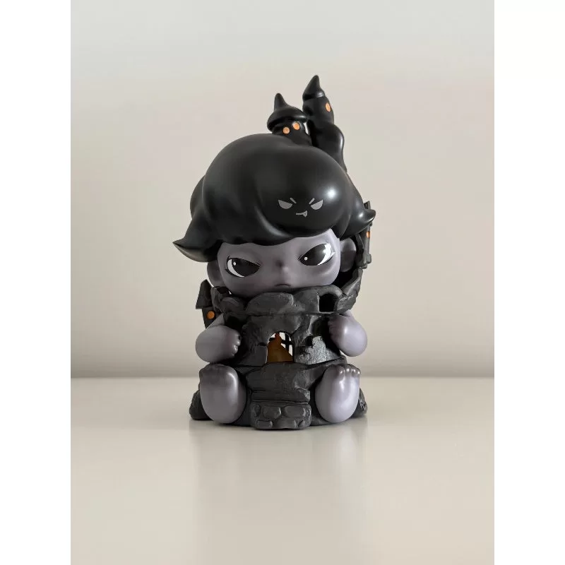 Figura limitada del Castillo Antiguo Fantasma de DIMOO Figura limitada del Castillo Antiguo Fantasma de DIMOO