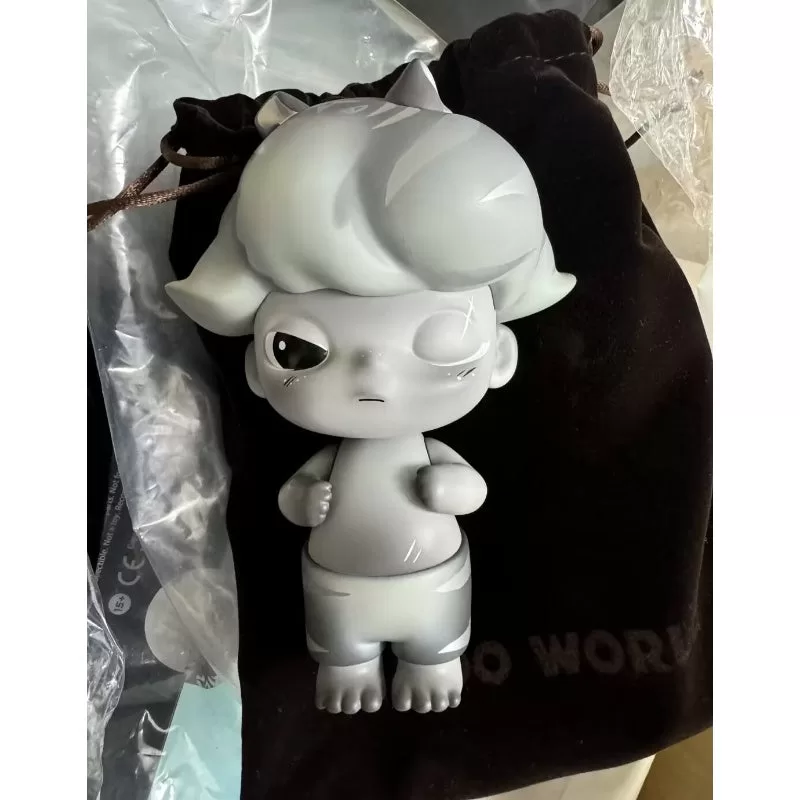 Figura limitada del Tigre Plateado de DIMOO