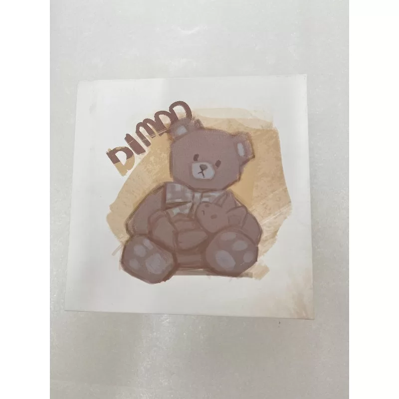 Figura limitada del oso abrazador DIMOO