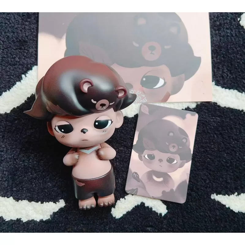 Figura limitada del oso negro DIMOO