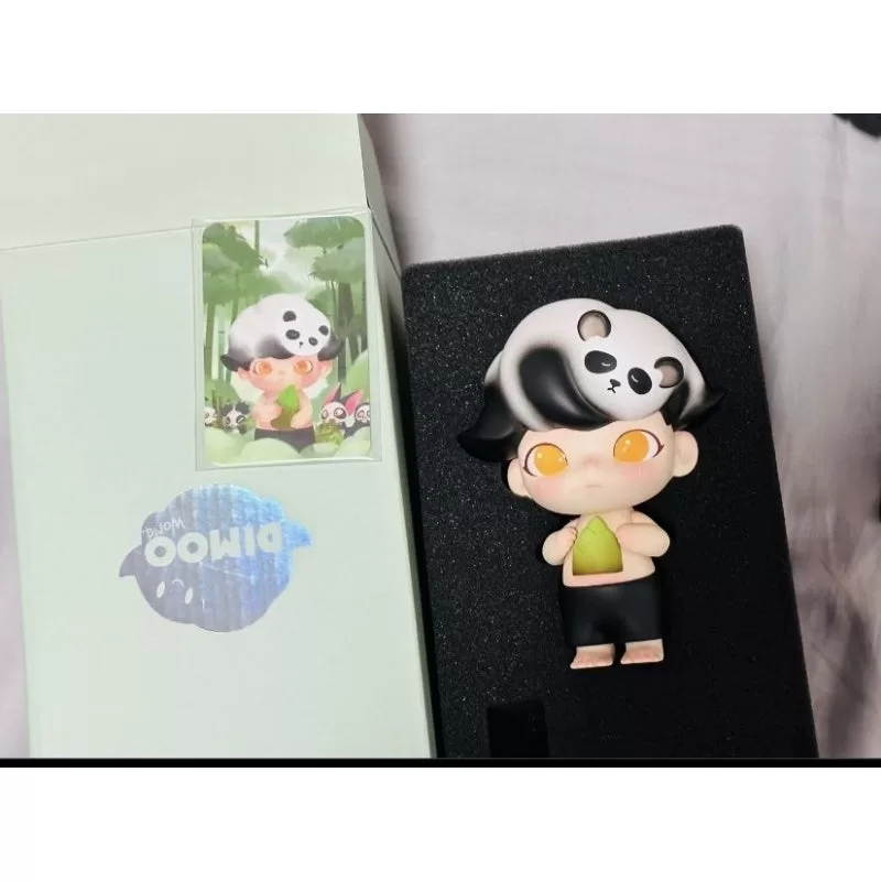 Figura limitada del panda de brotes de bambú de DIMOO