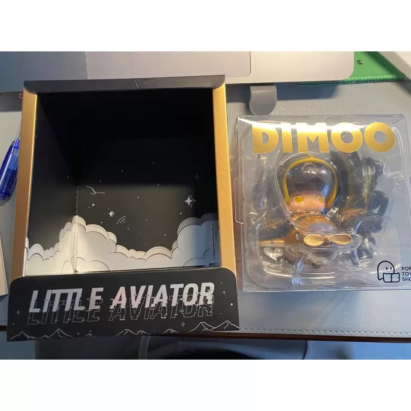 Figura limitada del pequeño aviador DIMOO