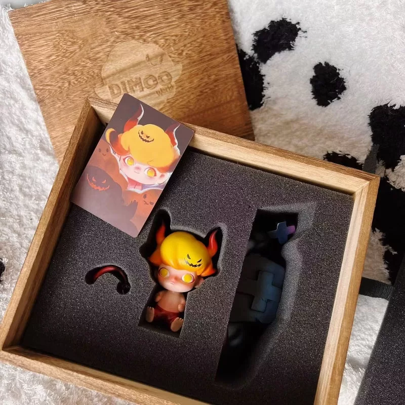 Figura limitada del pequeño diablo de Halloween de DIMOO