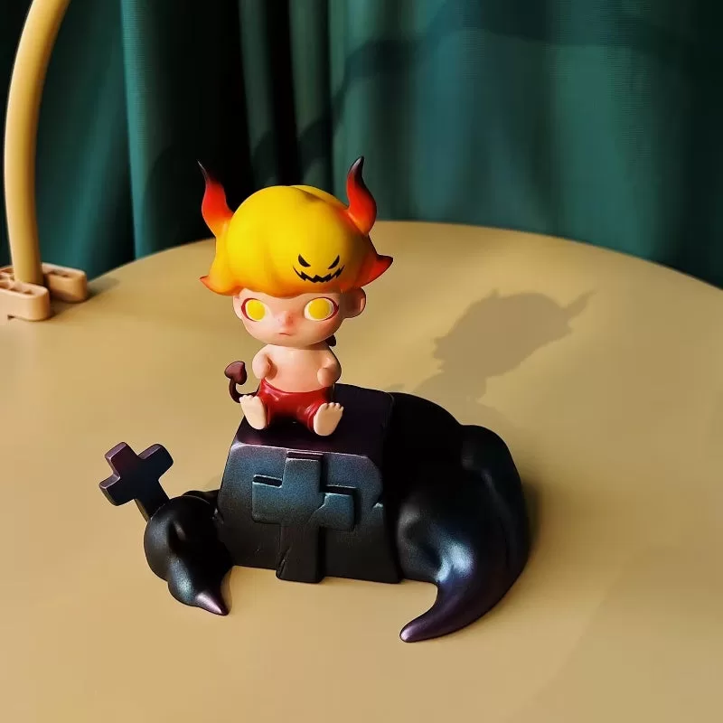 Figura limitada del pequeño diablo de Halloween de DIMOO